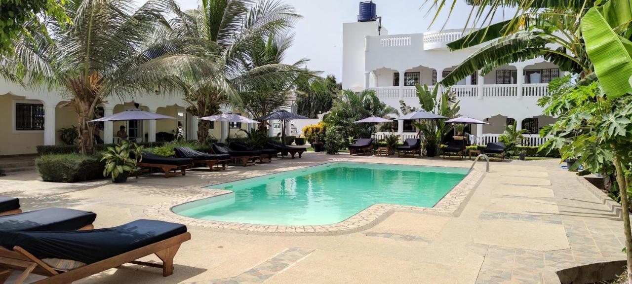 Dulaa Deema Residence Brufut Heights Tranquil Exterior photo