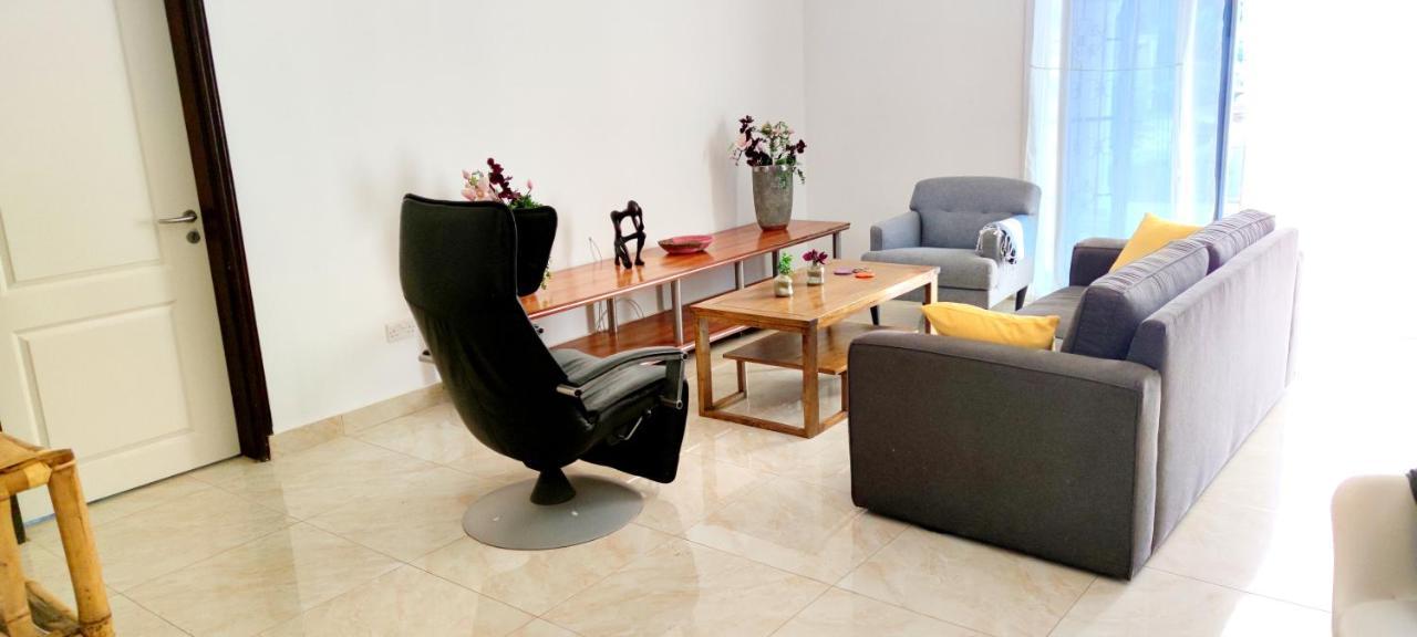 Dulaa Deema Residence Brufut Heights Tranquil Exterior photo