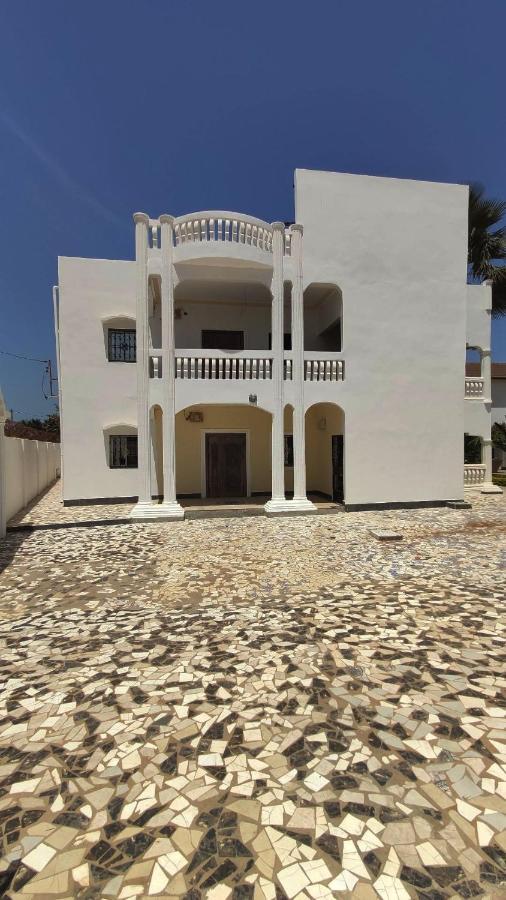 Dulaa Deema Residence Brufut Heights Tranquil Exterior photo
