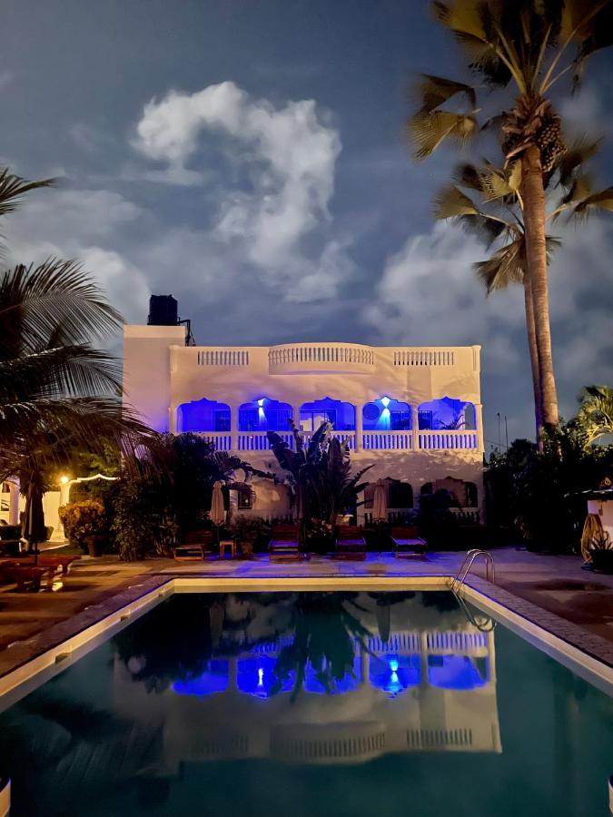 Dulaa Deema Residence Brufut Heights Tranquil Exterior photo