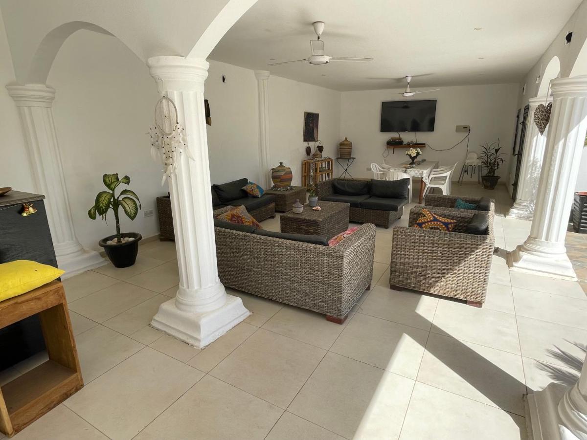 Dulaa Deema Residence Brufut Heights Tranquil Exterior photo