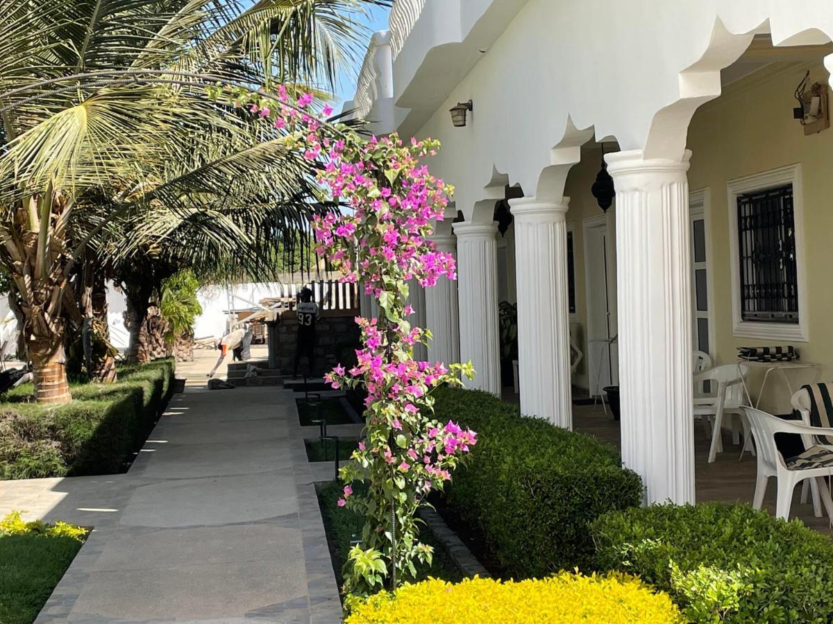 Dulaa Deema Residence Brufut Heights Tranquil Exterior photo