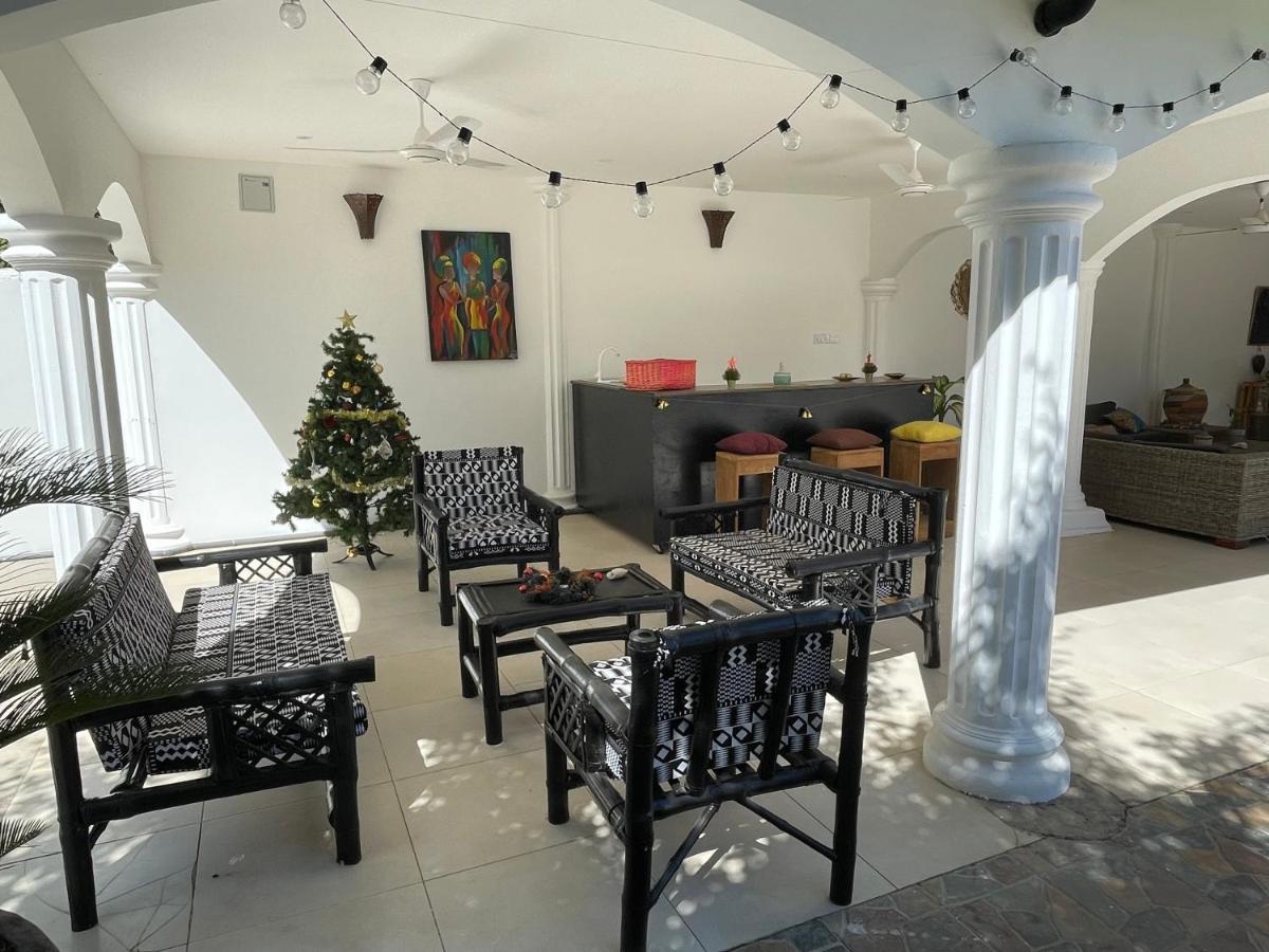 Dulaa Deema Residence Brufut Heights Tranquil Exterior photo