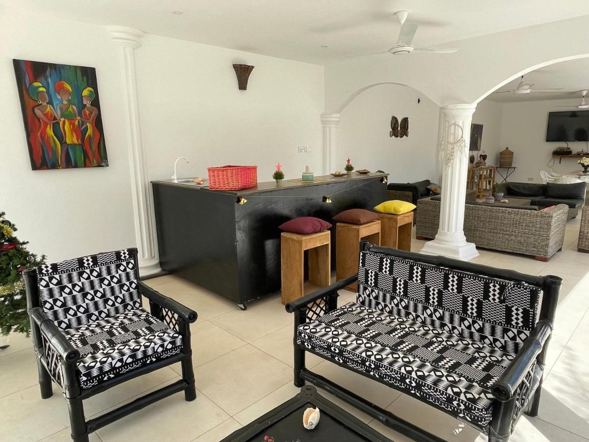 Dulaa Deema Residence Brufut Heights Tranquil Exterior photo