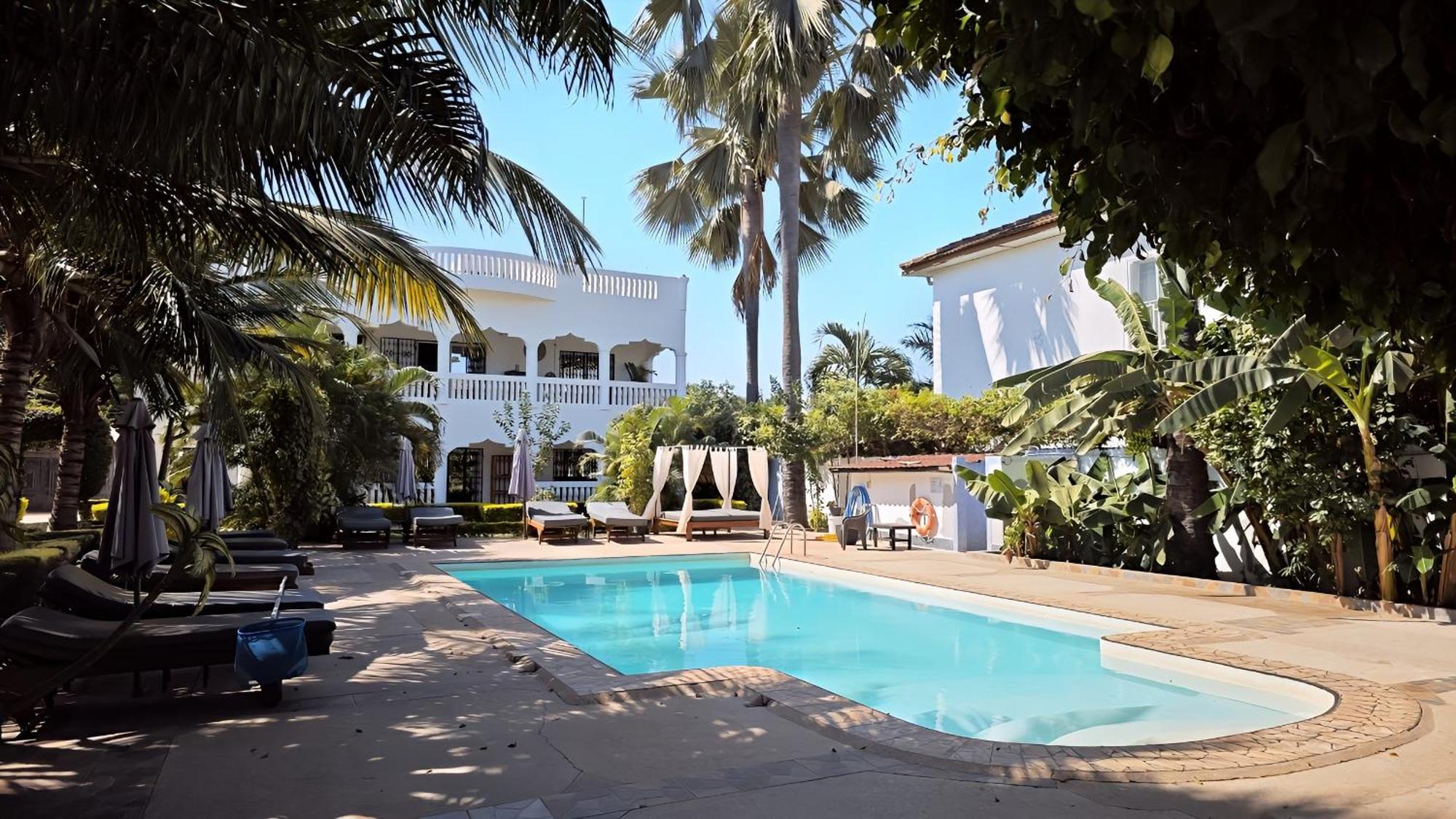 Dulaa Deema Residence Brufut Heights Tranquil Exterior photo